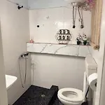Apartament κεντρικό ημιυπόγειο στο βόλο εως 3 ατομα *