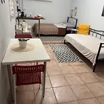 κεντρικό ημιυπόγειο στο βόλο εως 3 ατομα Volos