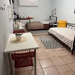κεντρικό ημιυπόγειο στο βόλο εως 3 ατομα * Volos