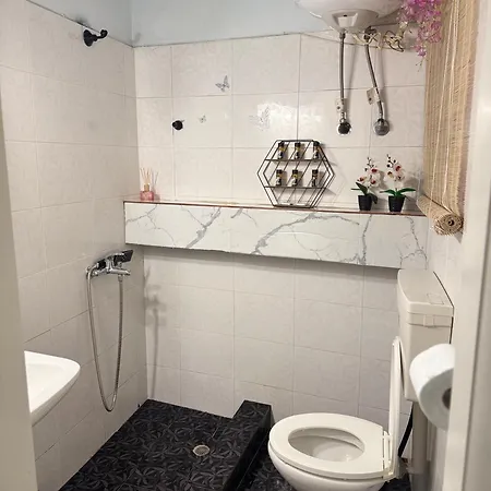 Apartment κεντρικό ημιυπόγειο στο βόλο εως 3 ατομα *