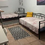 κεντρικό ημιυπόγειο στο βόλο εως 3 ατομα * Volos