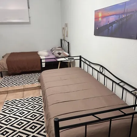 Appartement κεντρικό ημιυπόγειο στο βόλο εως 3 ατομα *