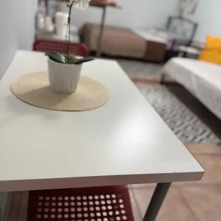 κεντρικό ημιυπόγειο στο βόλο εως 3 ατομα *