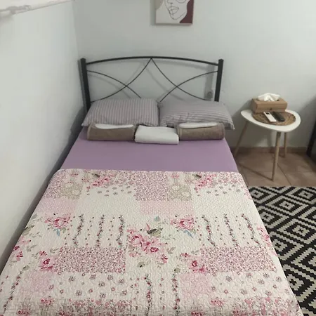 κεντρικό ημιυπόγειο στο βόλο εως 3 ατομα *