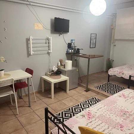 κεντρικό ημιυπόγειο στο βόλο εως 3 ατομα شقة